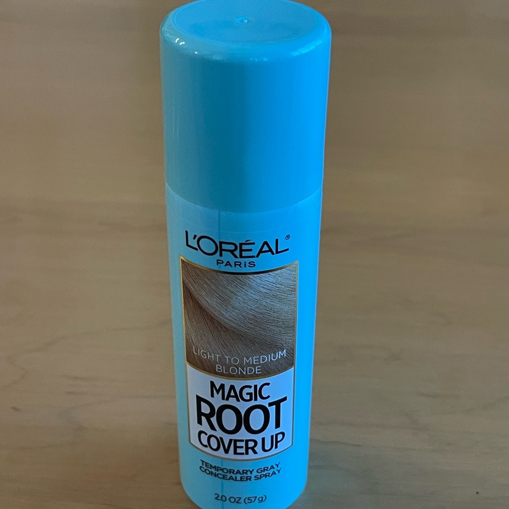 NWOT - L’ORÉAL PARIS - Light to Medium Root Concealer